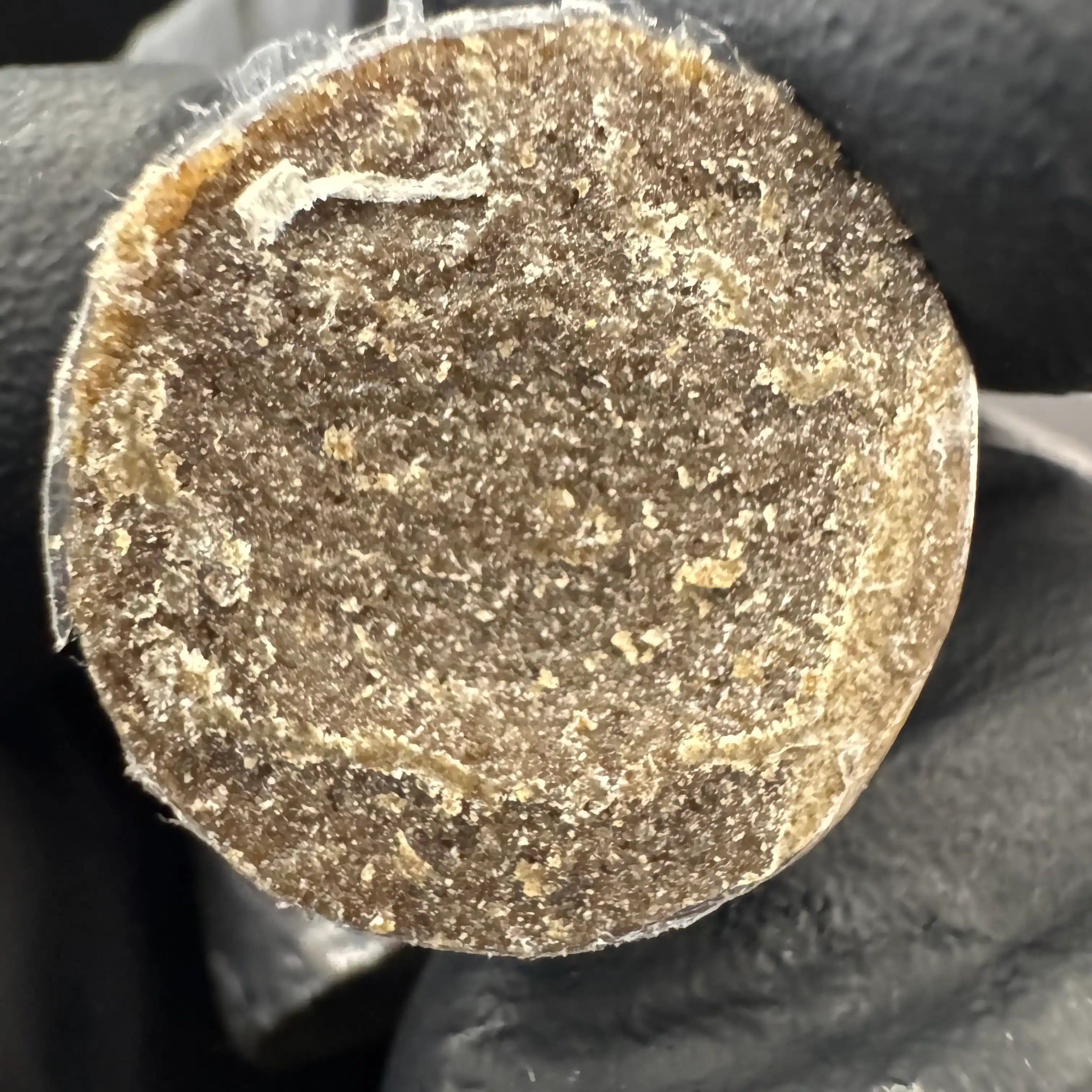 Résine CBD Frozen Egg – texture homogène et sombre