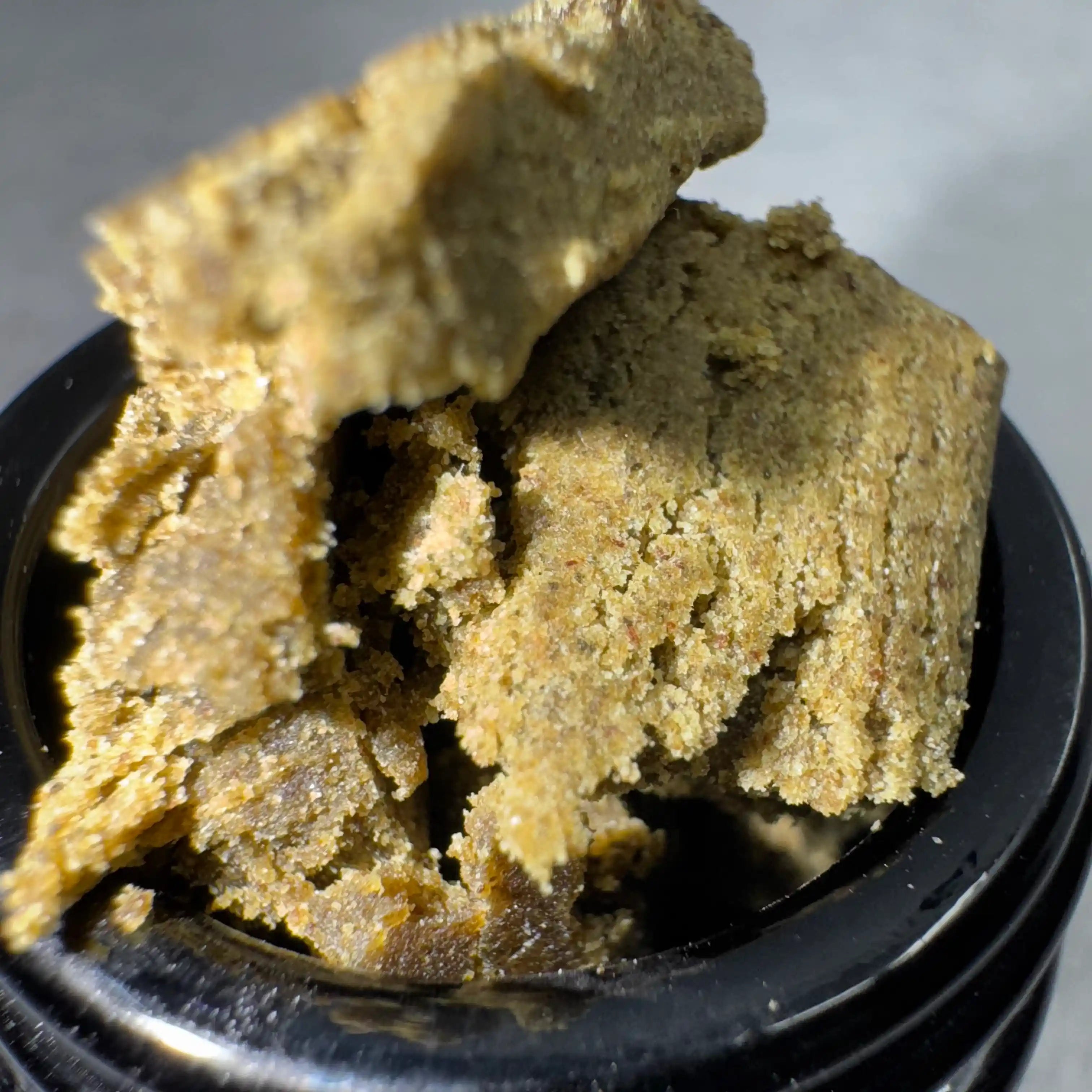 Résine CBD Lamponi Jar UV 2g — détail texture fruits rouges | Gaz Selection CBD